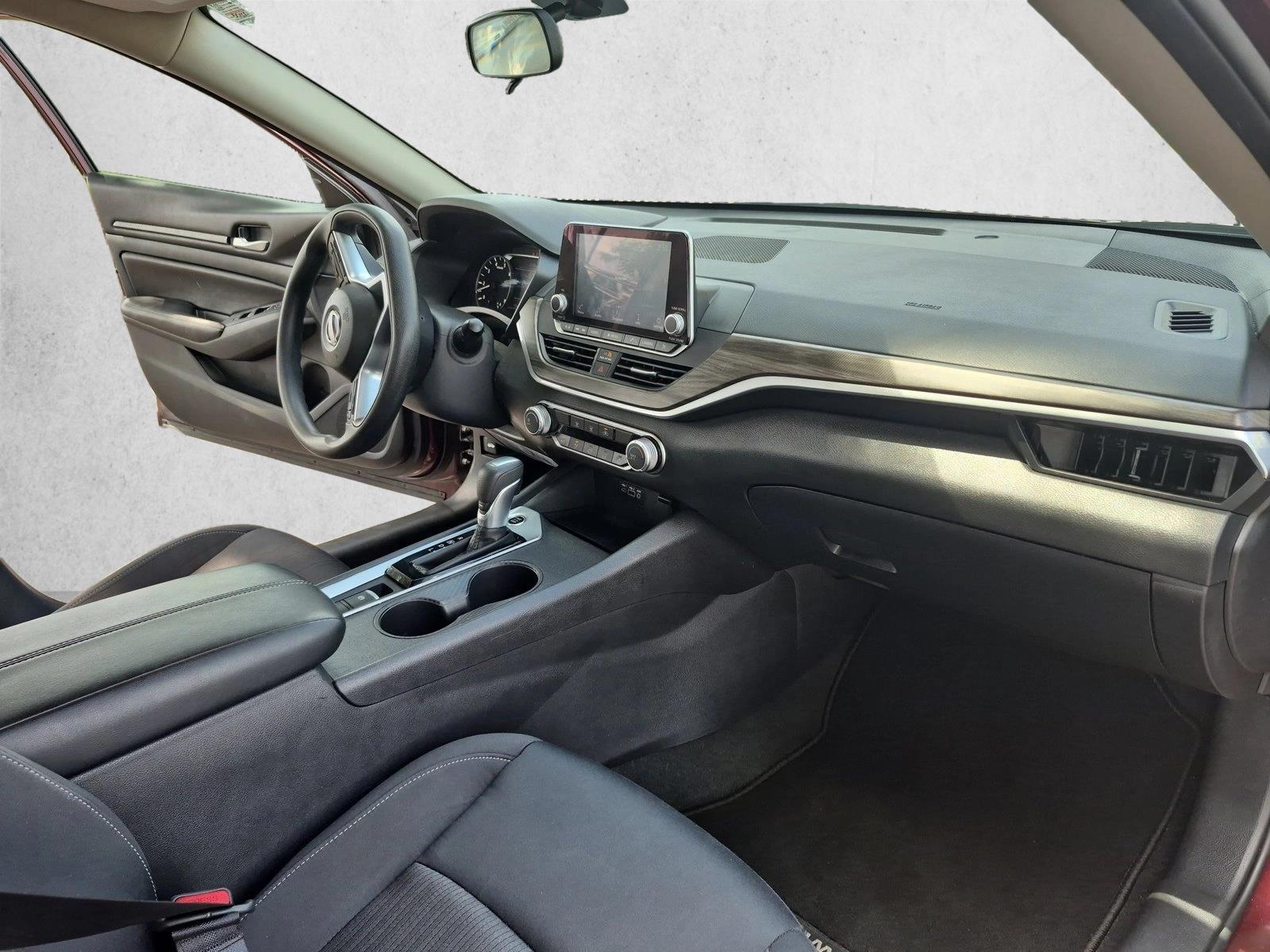 2025 Nissan Altima SV - Photo 20