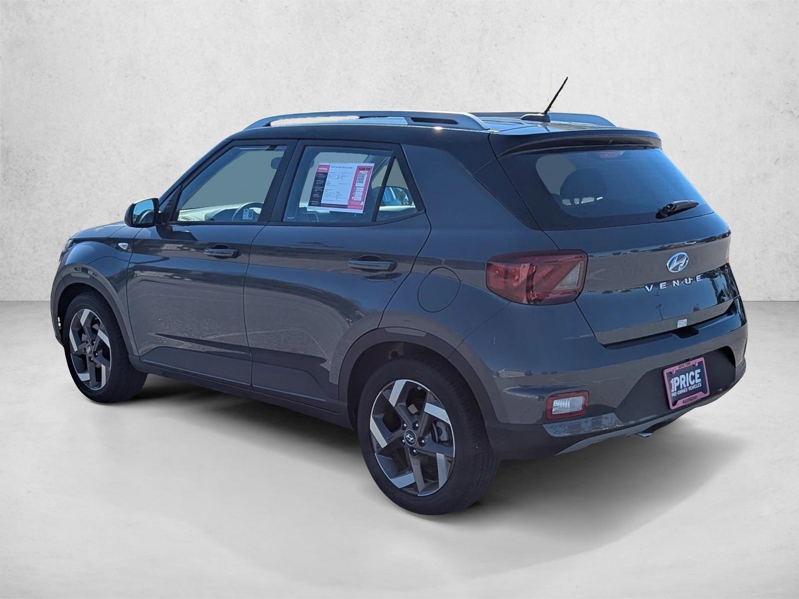 2025 Hyundai Venue Limited - Photo 7