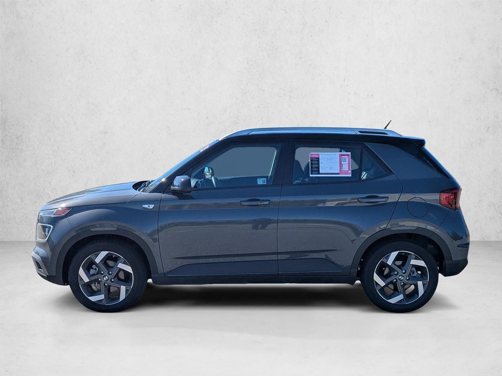 2025 Hyundai Venue Limited - Photo 8