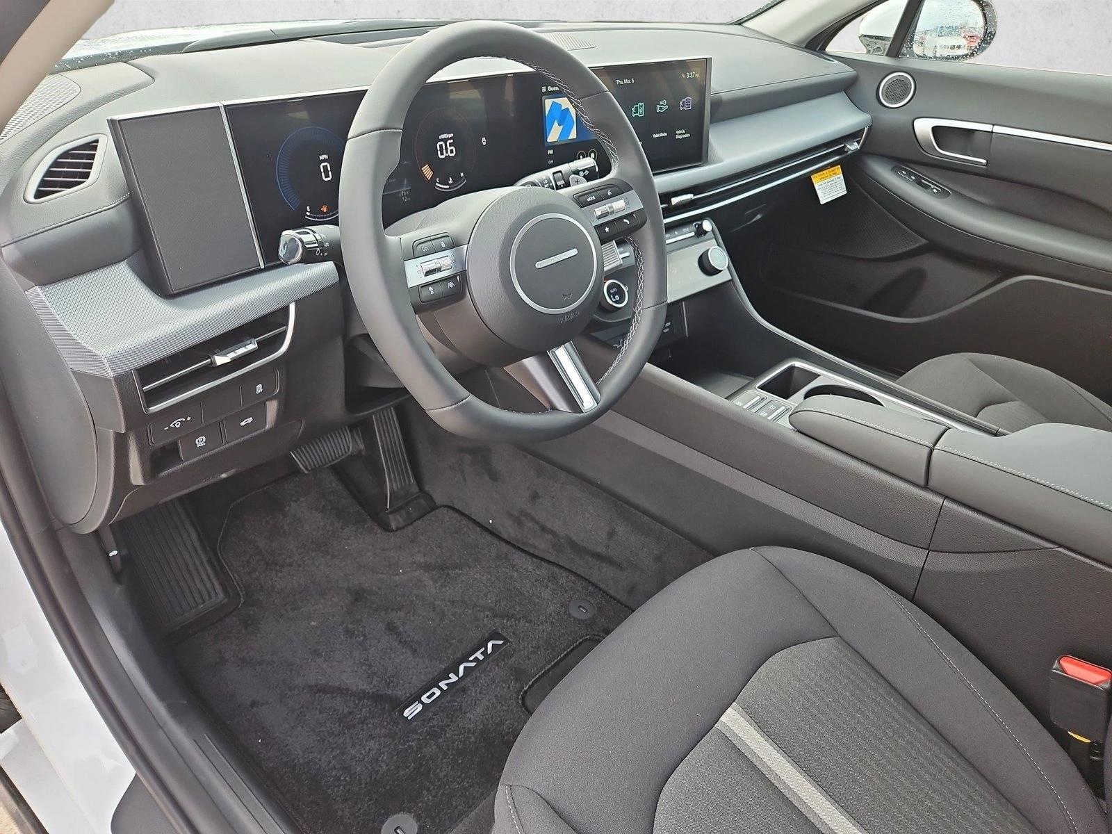 2026 Hyundai Sonata SEL - Photo 3