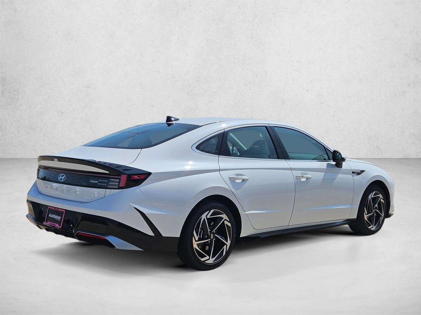 2026 Hyundai Sonata SEL - Photo 2