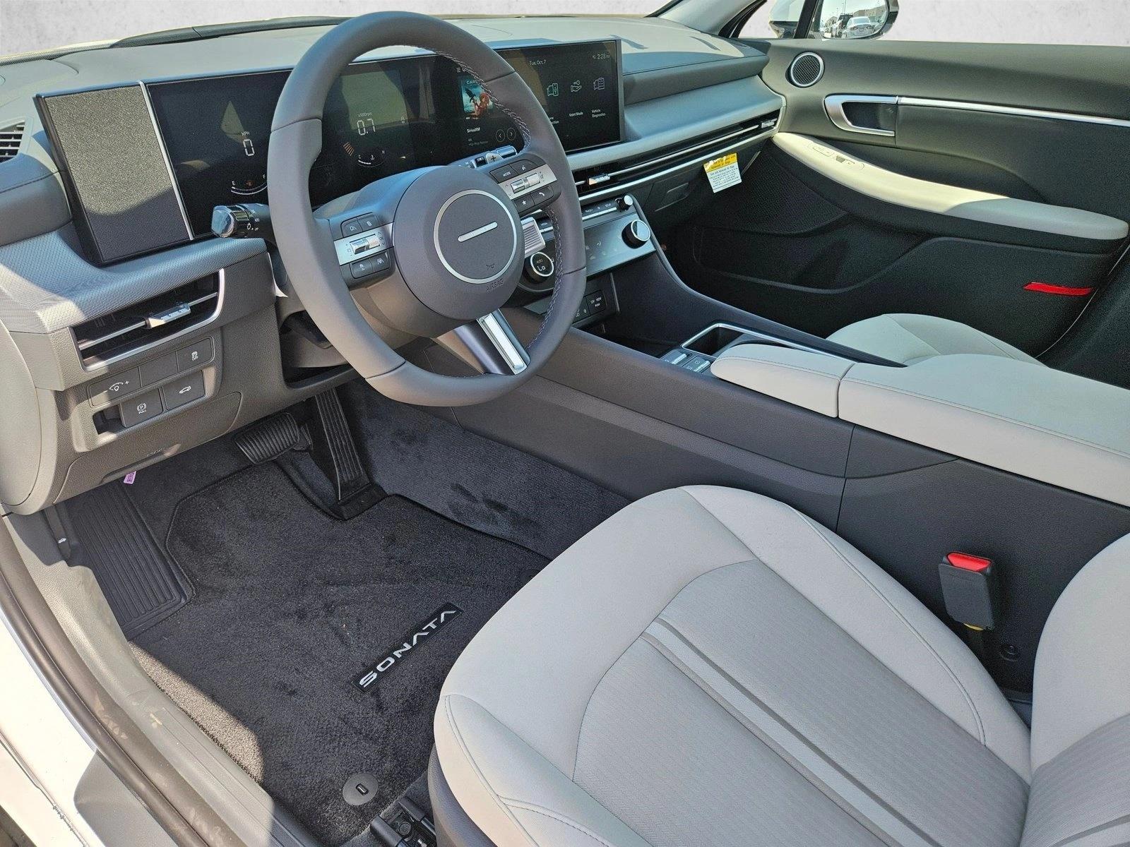 2026 Hyundai Sonata SEL - Photo 3