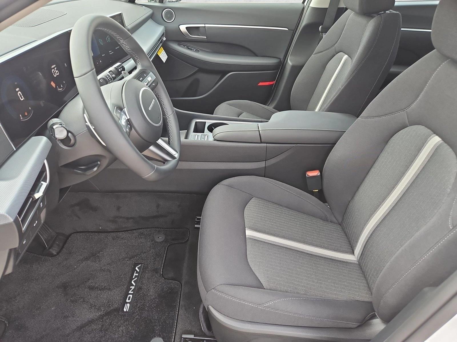2026 Hyundai Sonata SEL - Photo 4