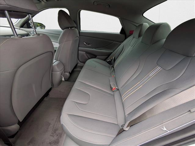 2025 Hyundai Elantra Blue - Photo 17