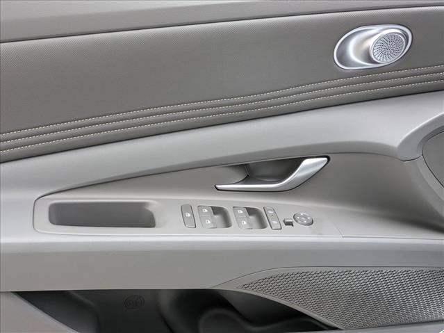 2025 Hyundai Elantra Blue - Photo 16