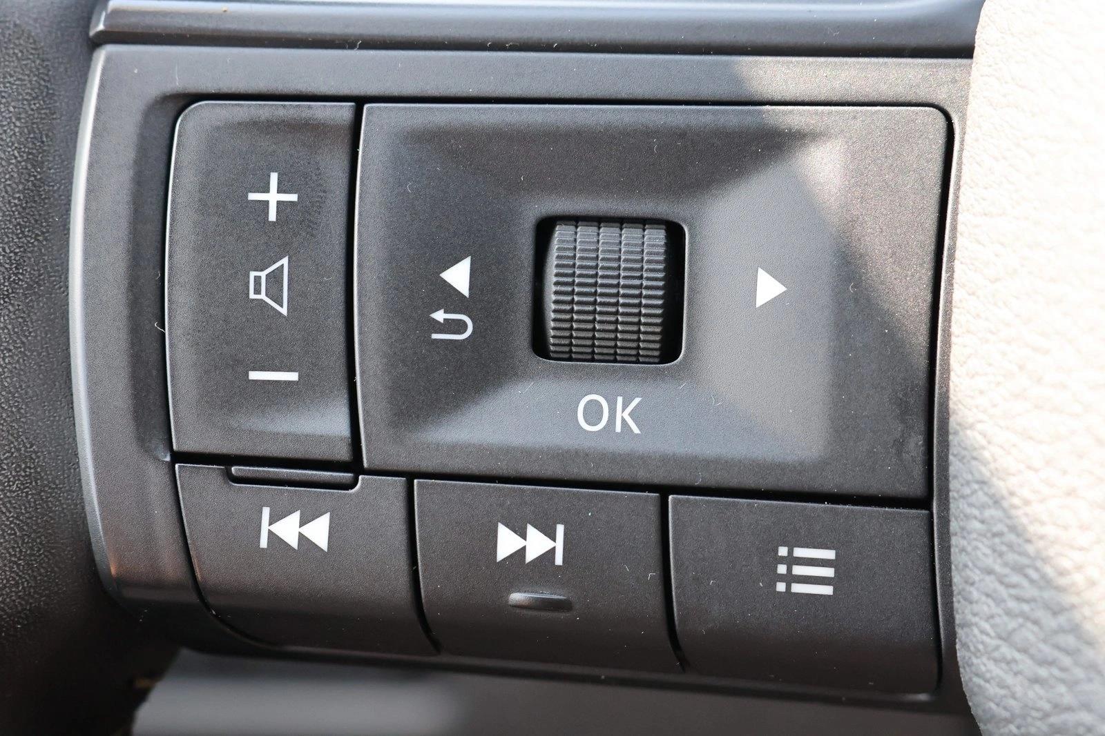 2025 Nissan Rogue SV - Photo 14