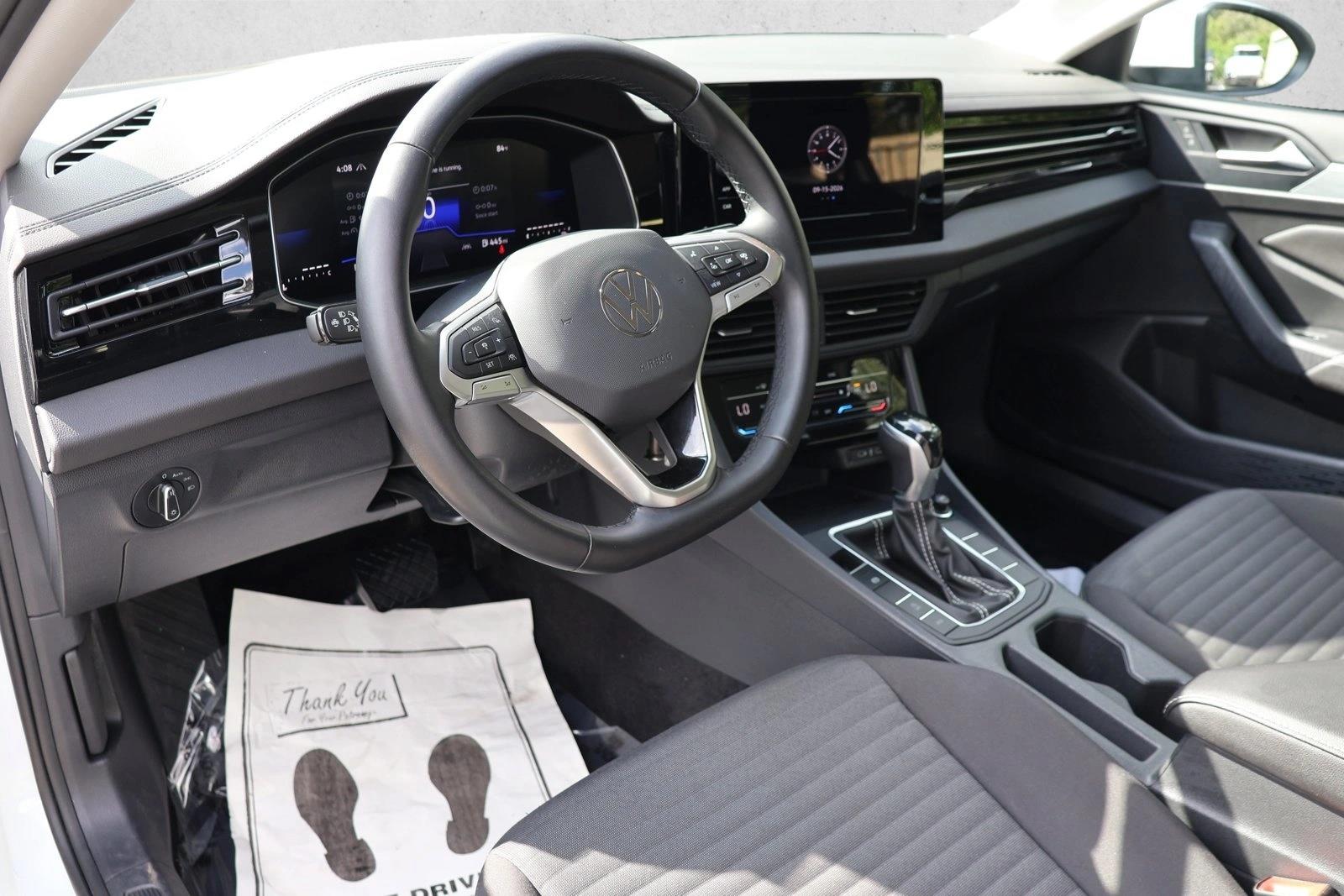 2025 Volkswagen Jetta S - Photo 10