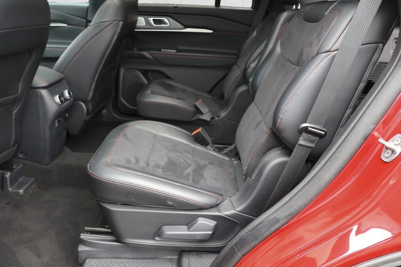 2025 Ford Explorer ST - Photo 23