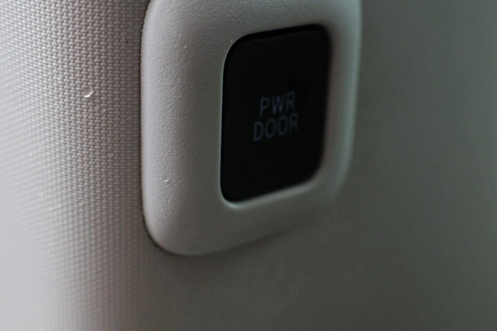 2012 Toyota Sienna XLE - Photo 23
