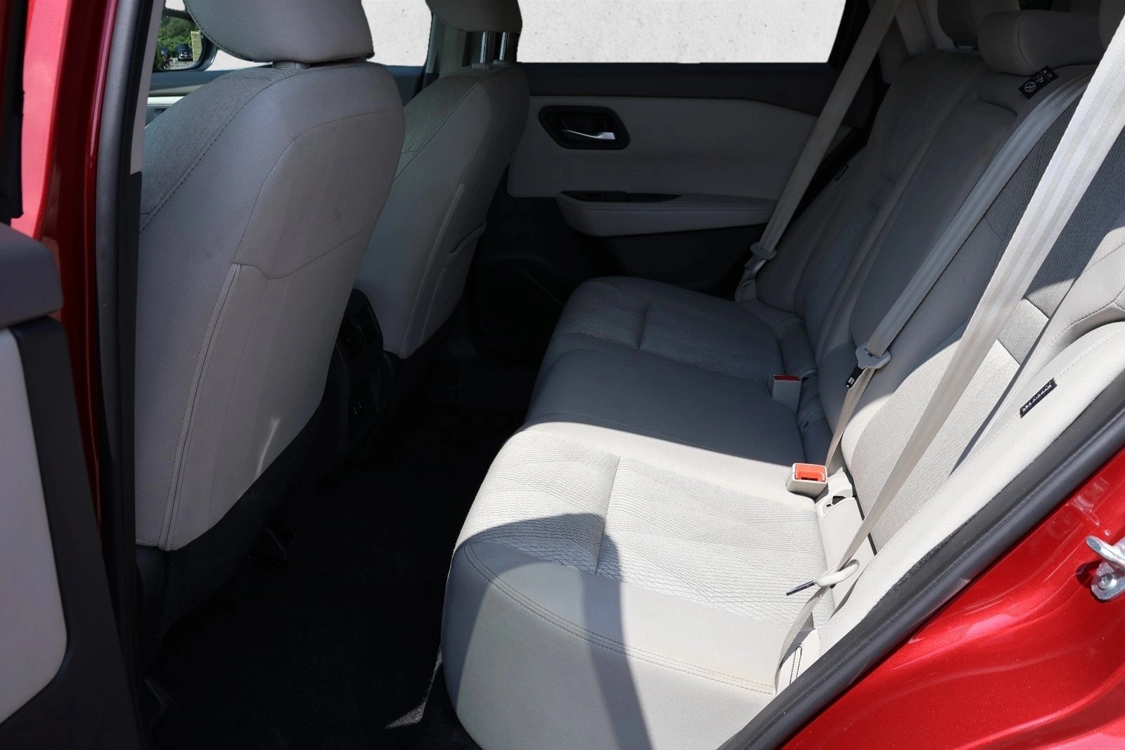2025 Nissan Rogue SV - Photo 22
