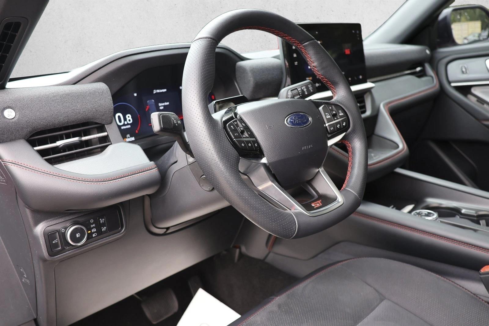 2025 Ford Explorer ST - Photo 10