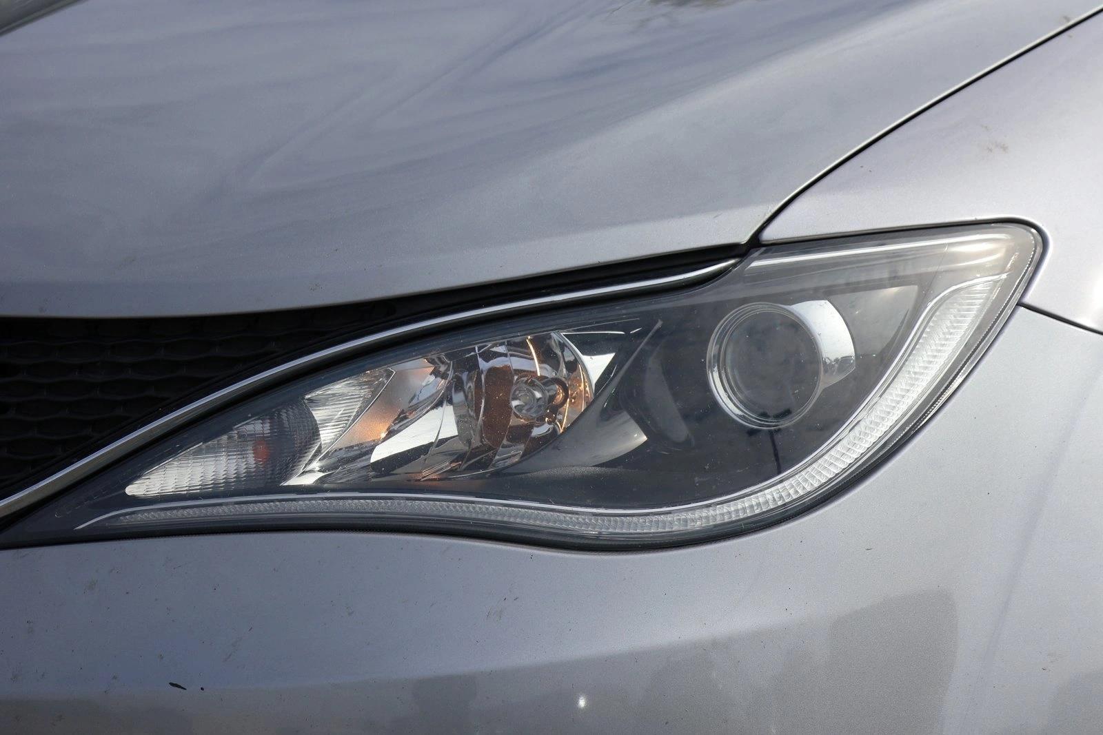 2017 Chrysler Pacifica Touring-L - Photo 10