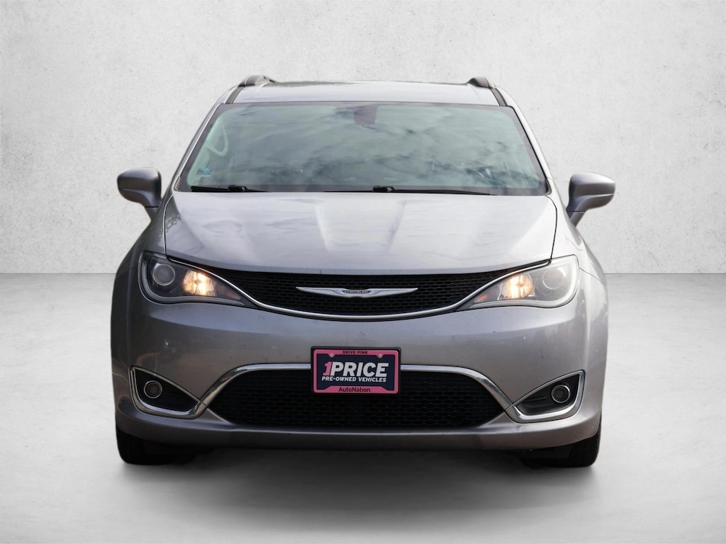 Used 2017 Chrysler Pacifica Touring-L Mini-van Passenger