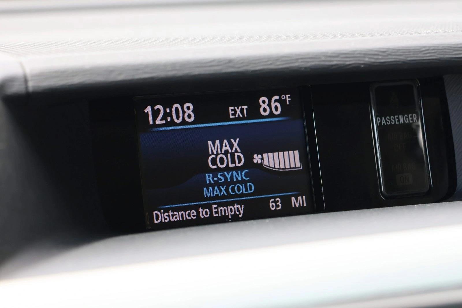 2012 Toyota Sienna XLE - Photo 17