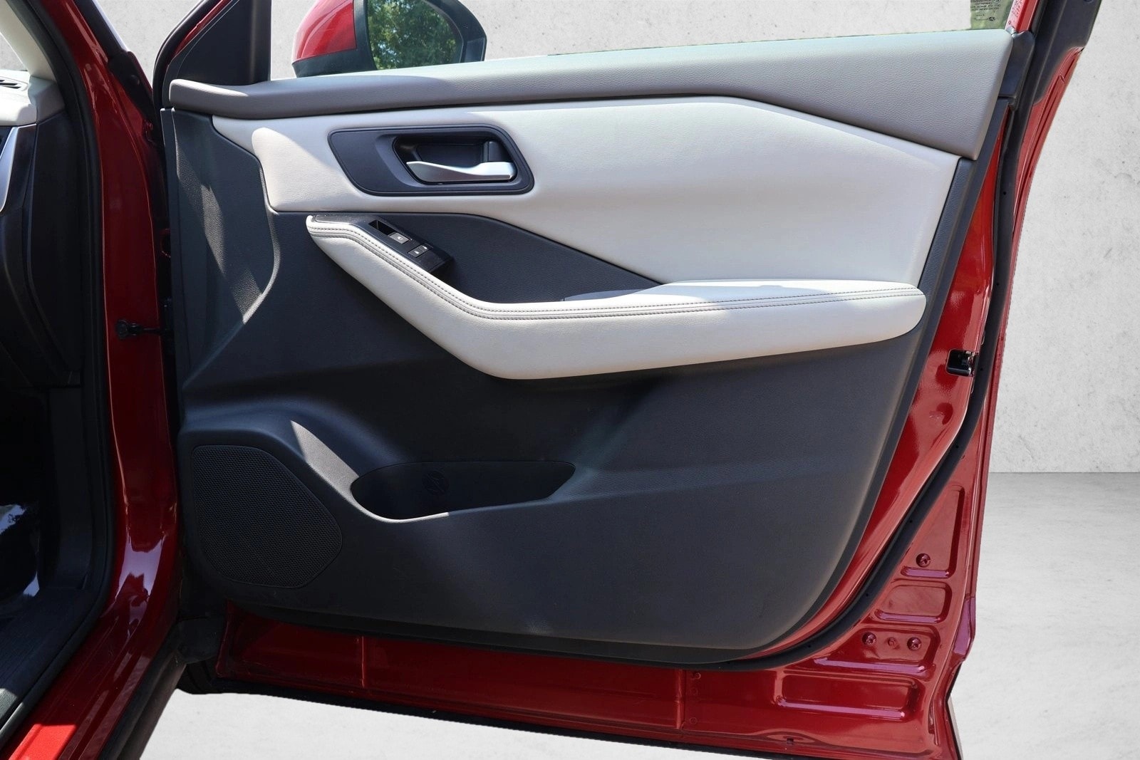 2025 Nissan Rogue SV - Photo 29