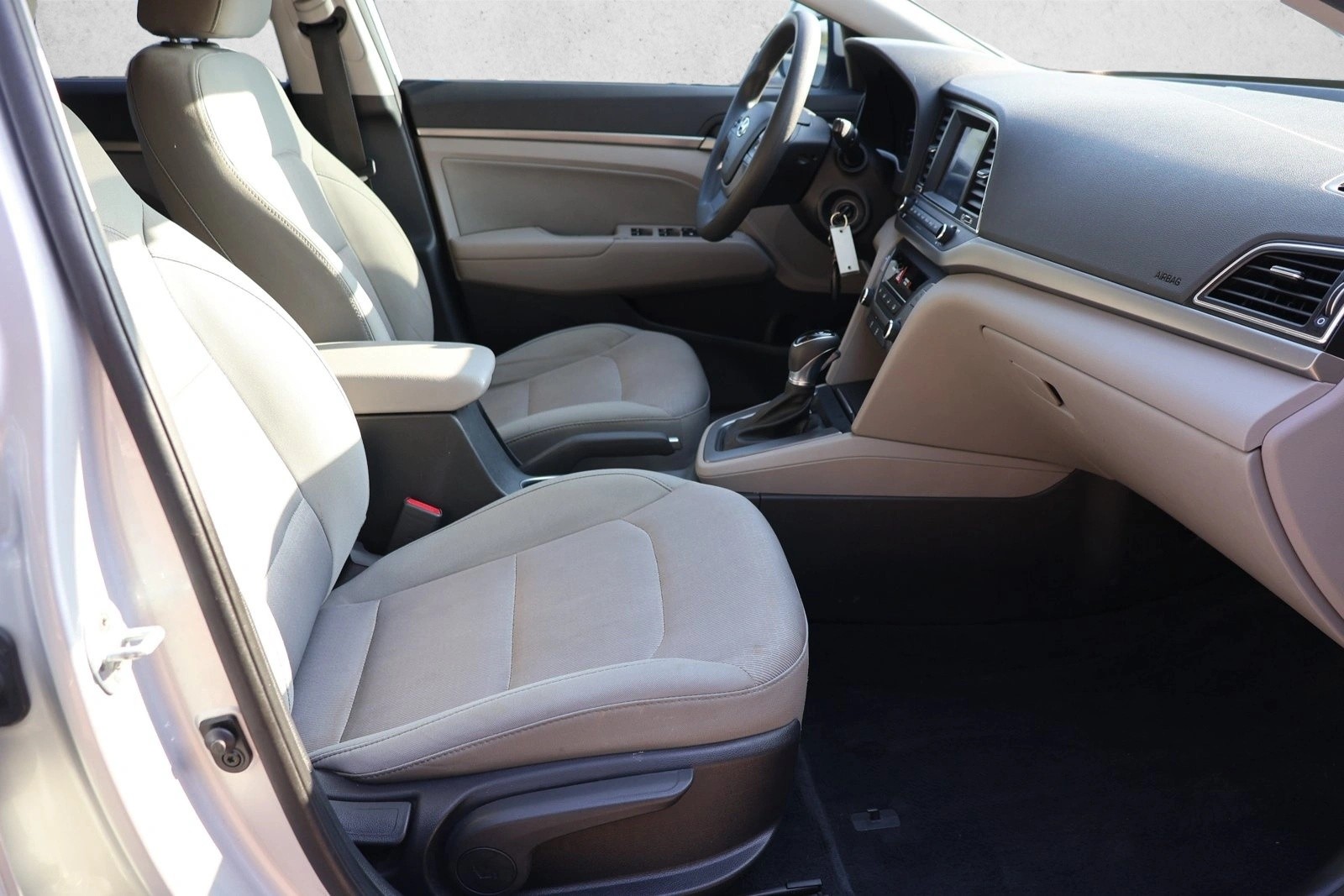 2017 Hyundai Elantra SE - Photo 28