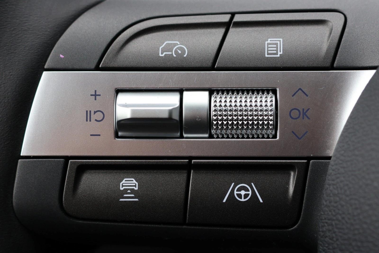 2026 Hyundai Kona Limited - Photo 14