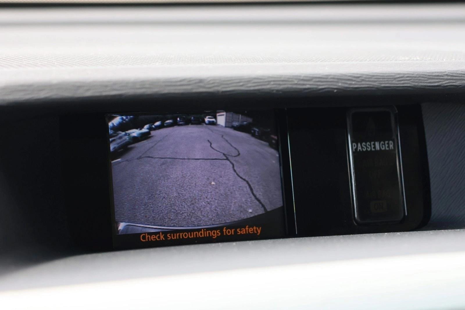 2012 Toyota Sienna XLE - Photo 18