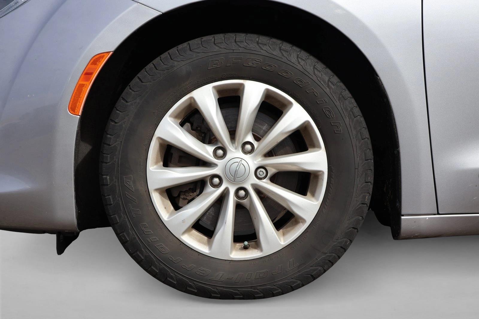 2017 Chrysler Pacifica Touring-L - Photo 9