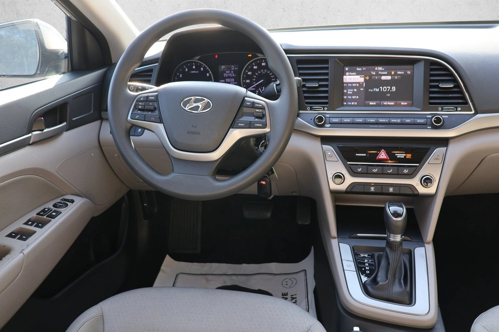 2017 Hyundai Elantra SE - Photo 23