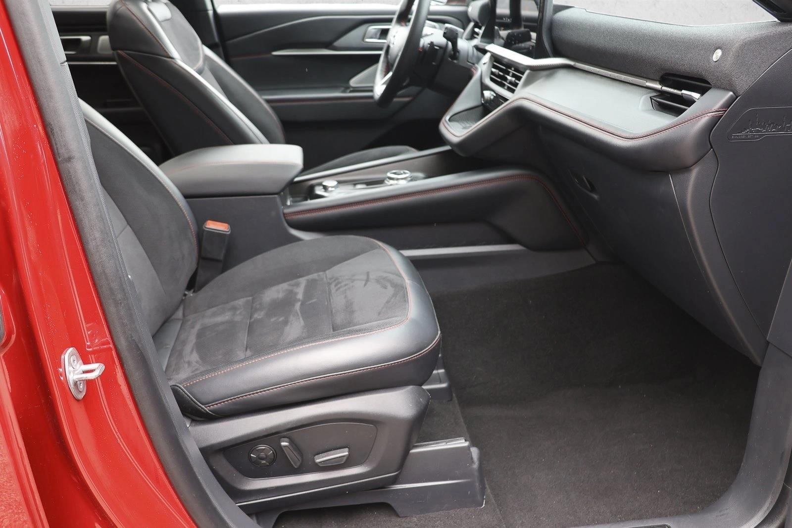 2025 Ford Explorer ST - Photo 29