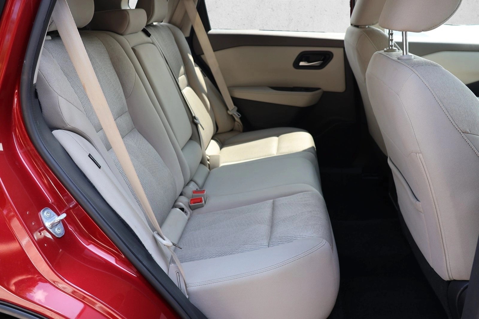 2025 Nissan Rogue SV - Photo 25