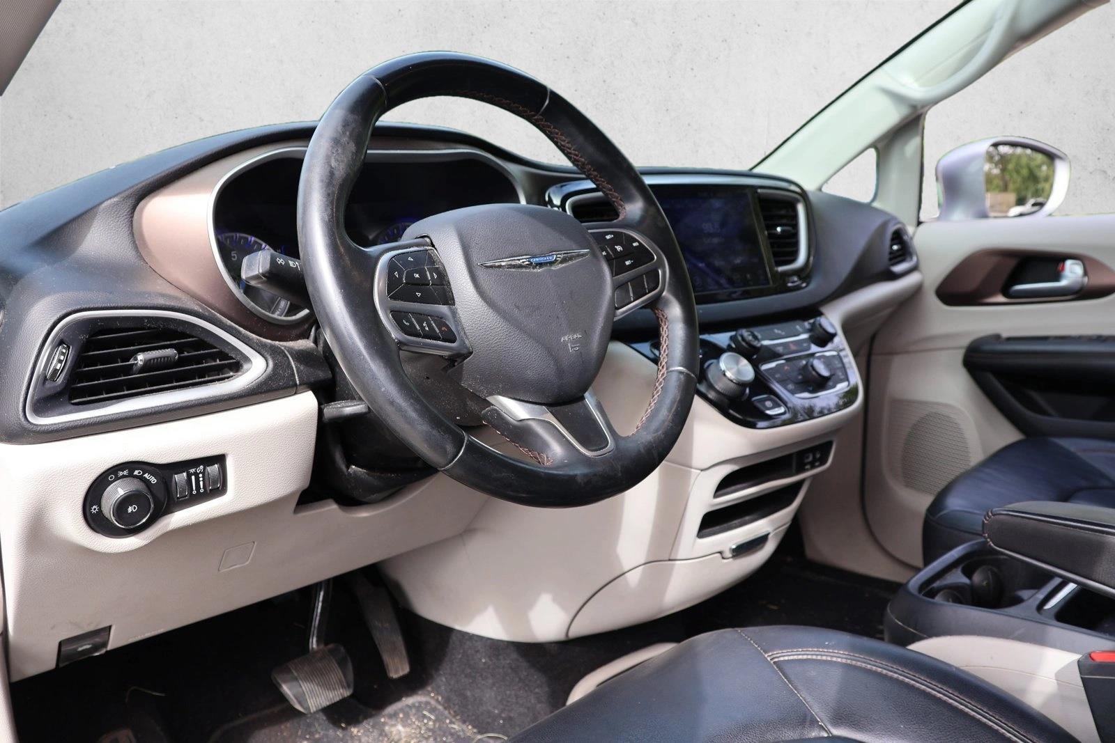 2017 Chrysler Pacifica Touring-L - Photo 12