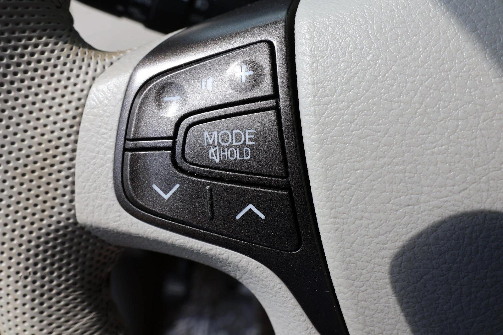 2012 Toyota Sienna XLE - Photo 14