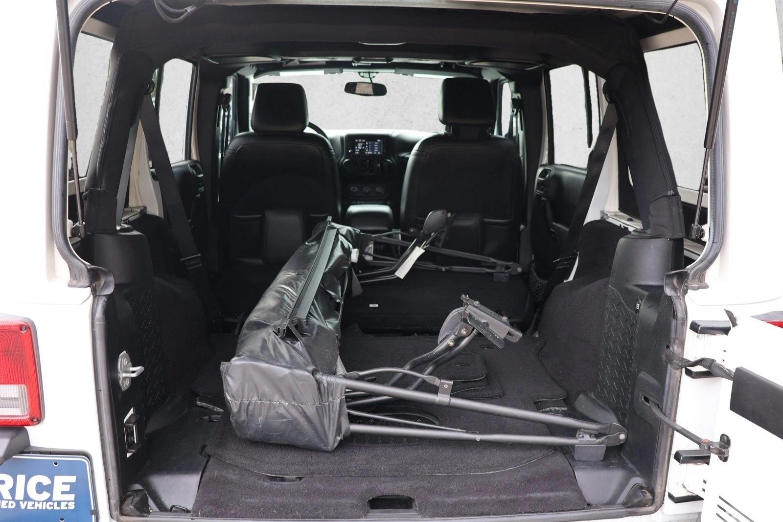 2015 Jeep Wrangler Unlimited Altitude - Photo 21