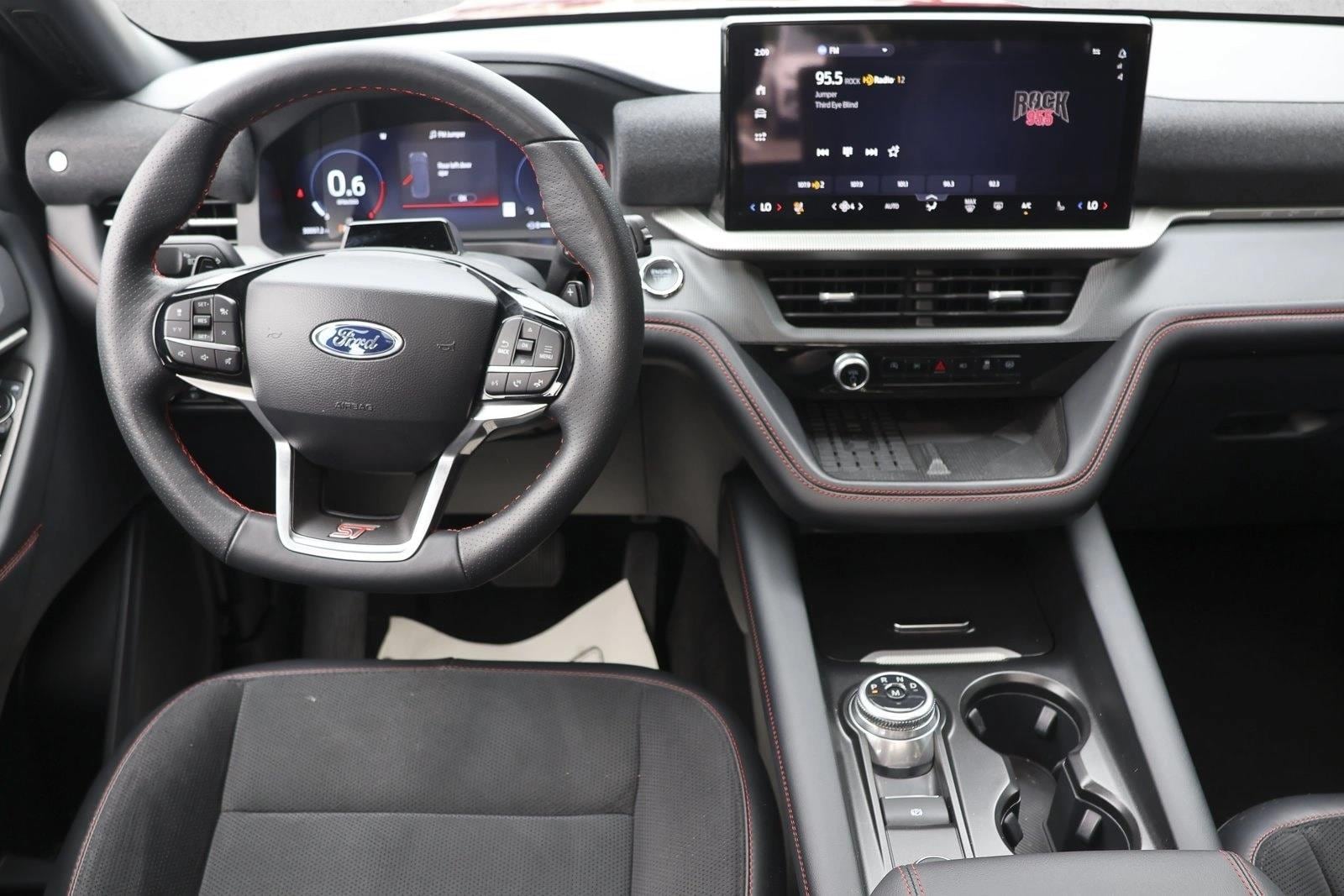 2025 Ford Explorer ST - Photo 24