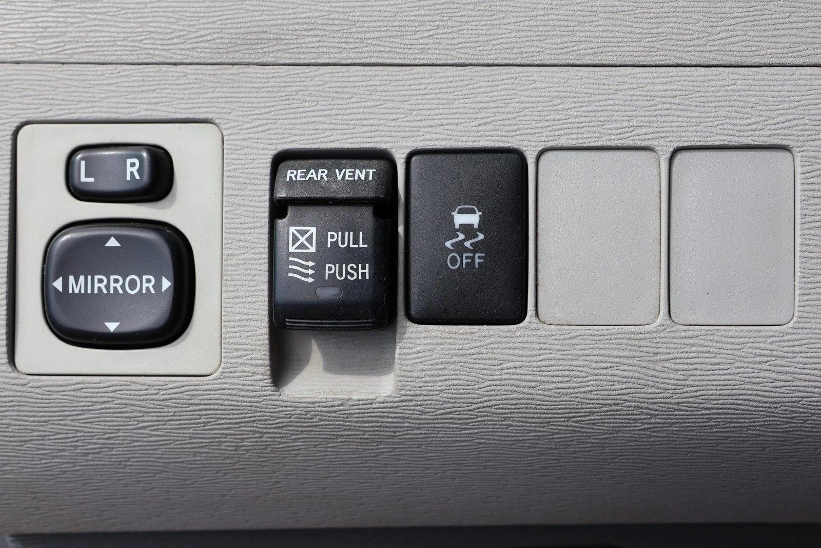 2012 Toyota Sienna XLE - Photo 13