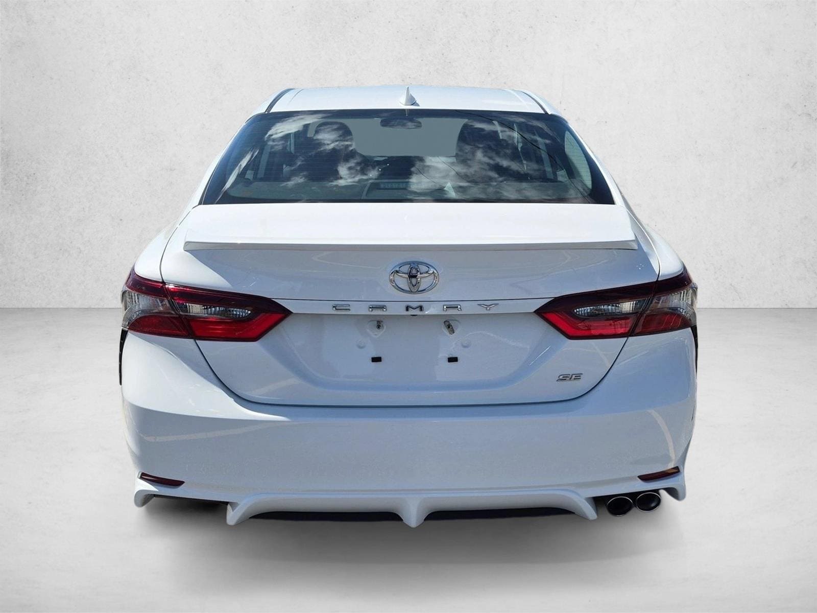 2024 Toyota Camry SE - Photo 7