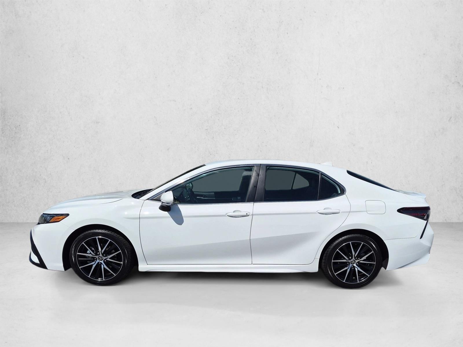 2024 Toyota Camry SE - Photo 9