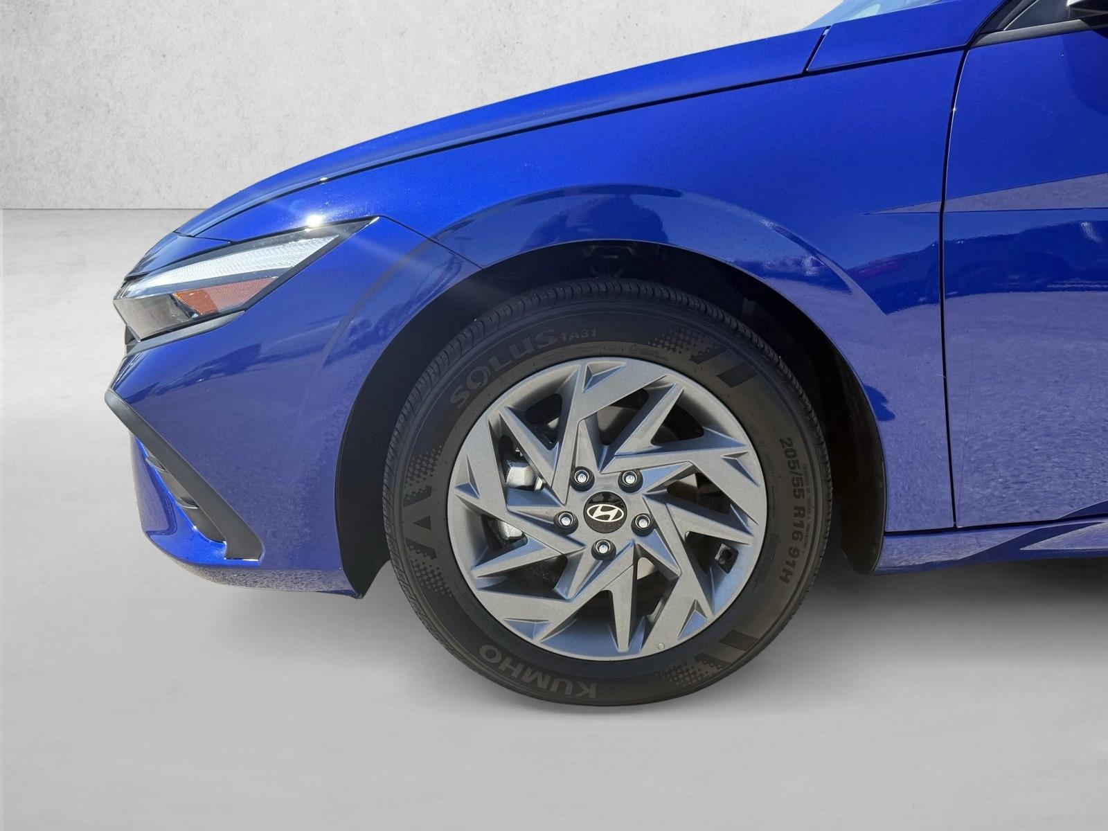 2025 Hyundai Elantra Blue - Photo 19