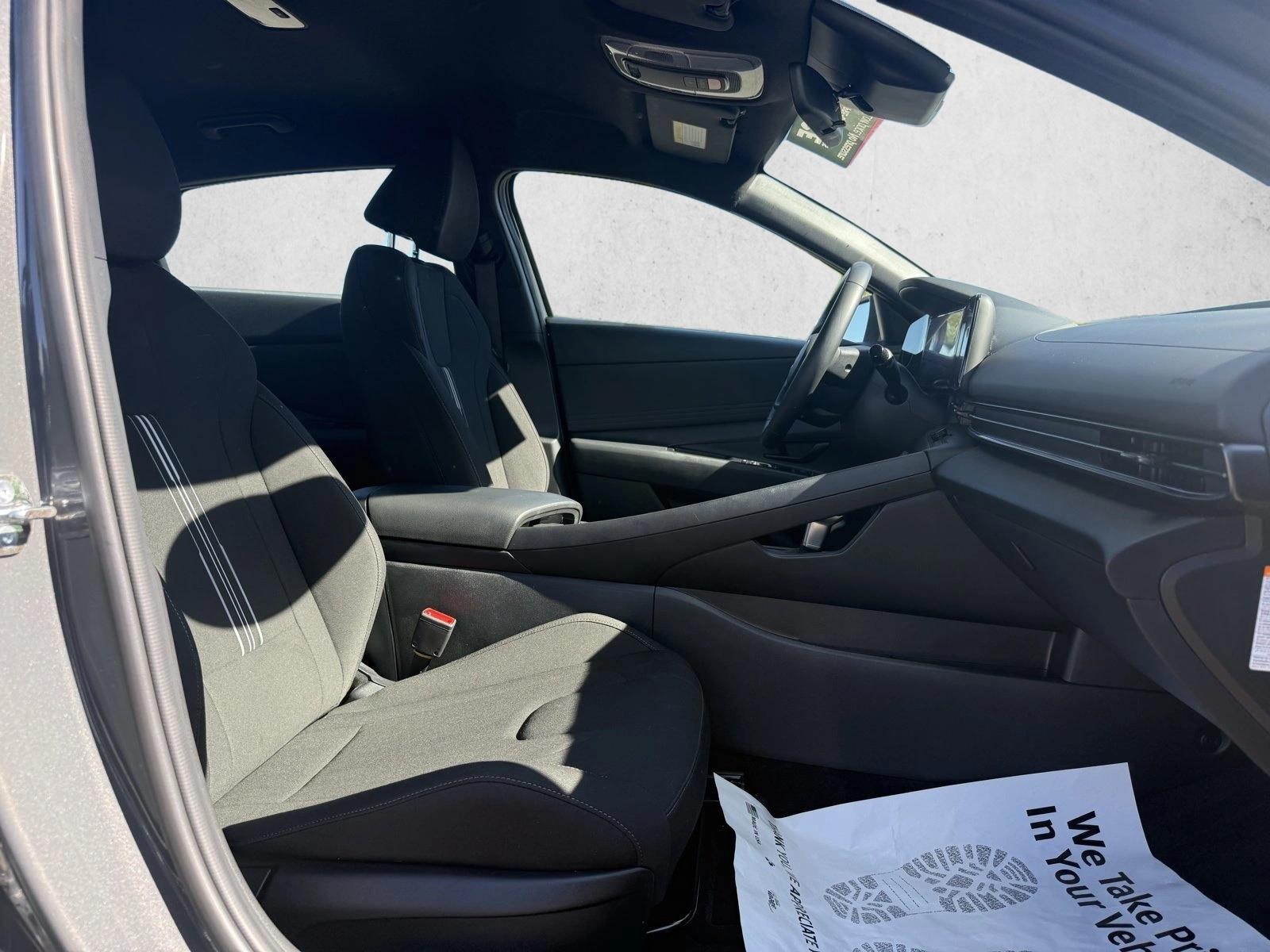 2025 Hyundai Elantra Blue - Photo 19