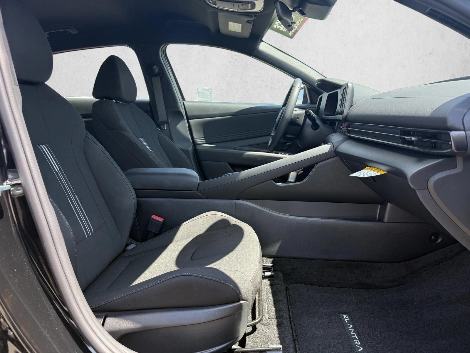 2026 Hyundai Elantra SEL Sport - Photo 18