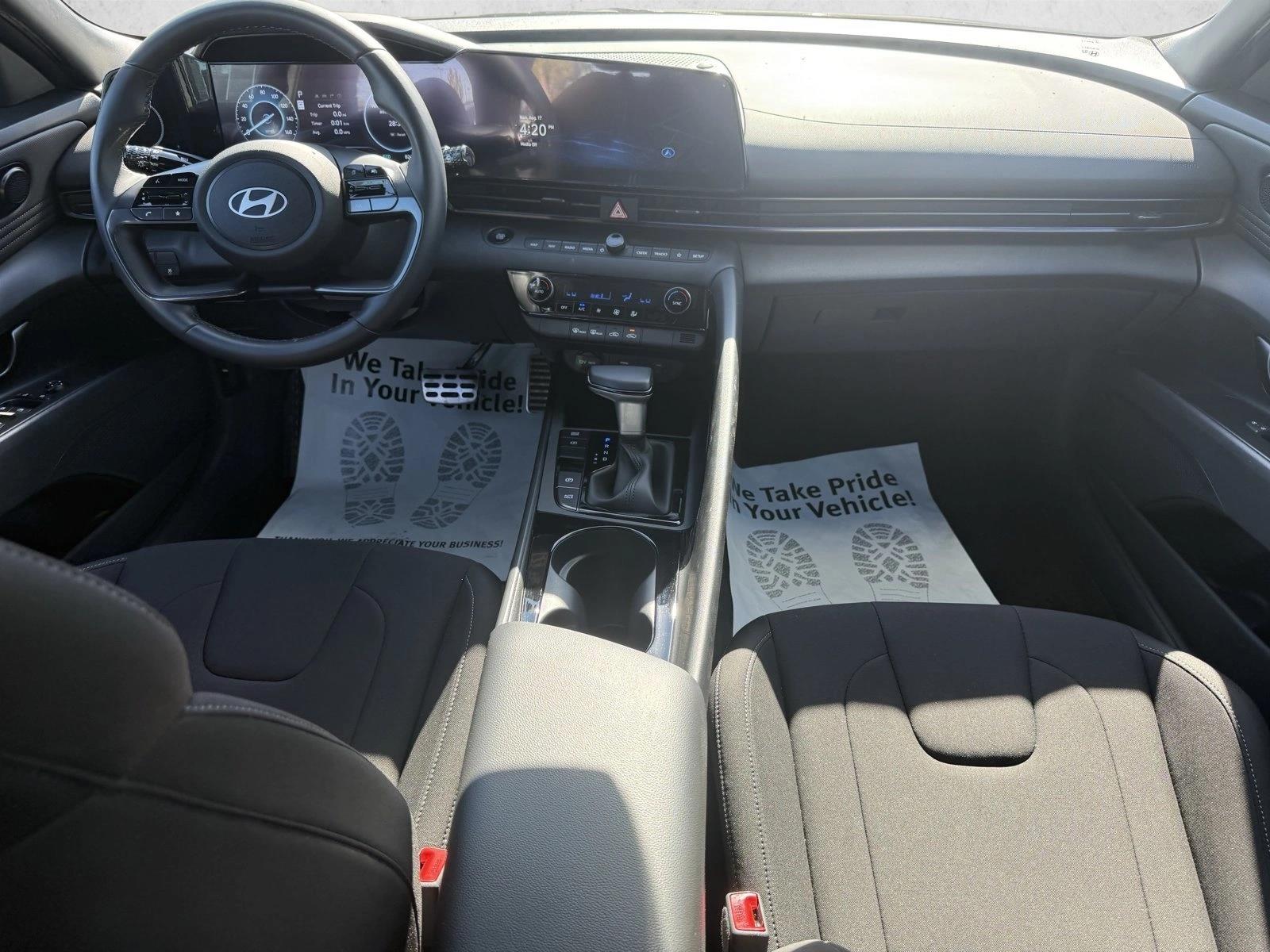 2025 Hyundai Elantra Blue - Photo 15