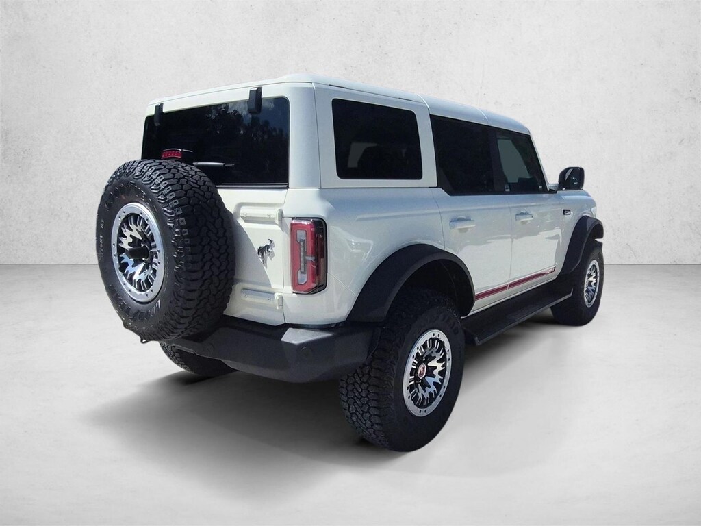 New 2026 Ford Bronco Outer Banks SUV
