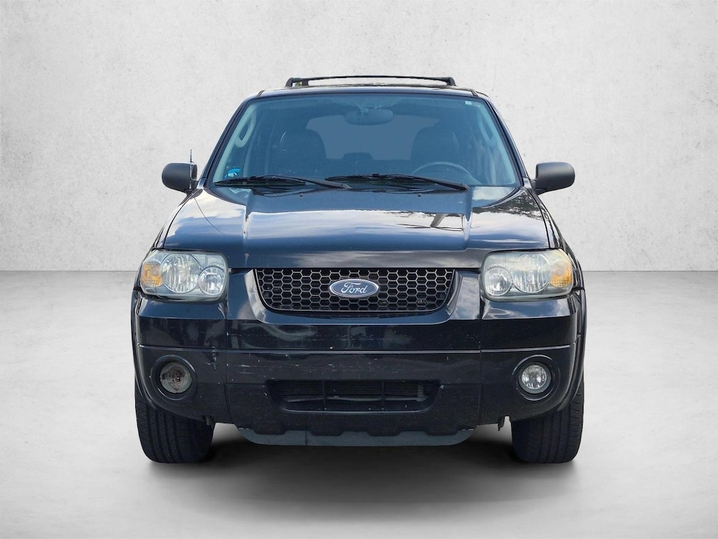 Used 2005 Ford Escape Limited SUV