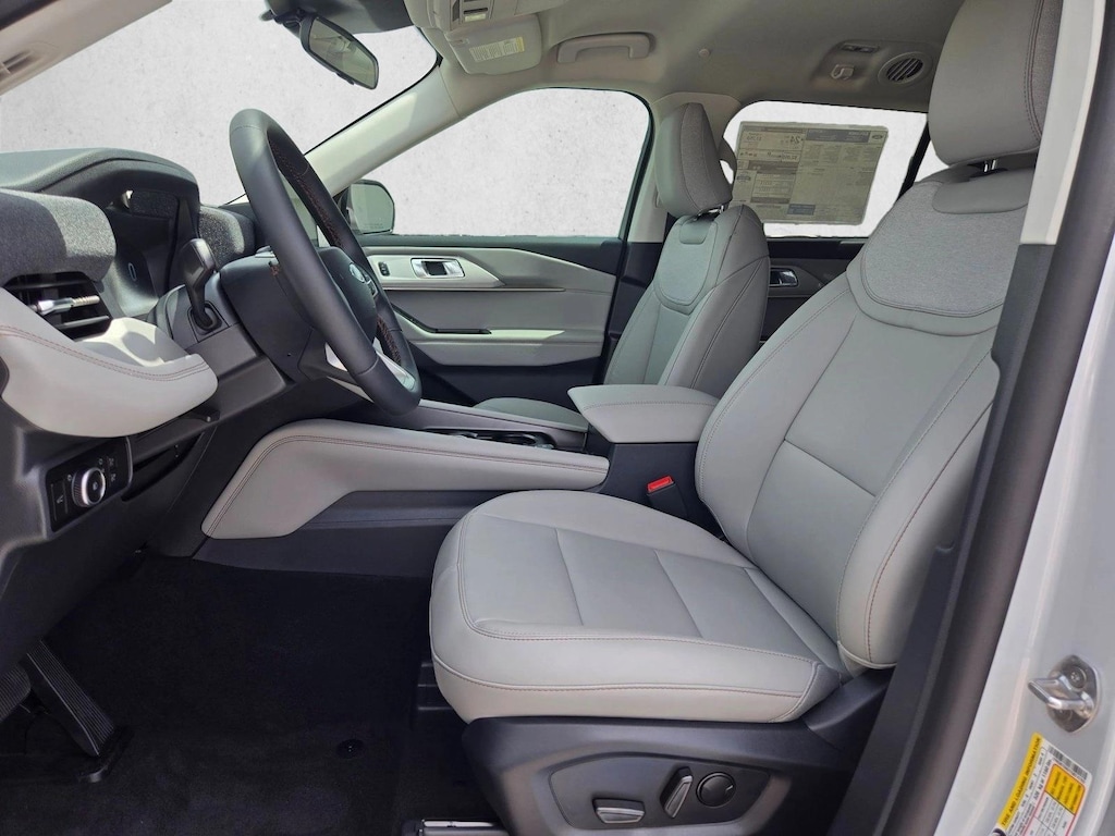 New 2026 Ford Explorer Active w/200A Pkg SUV
