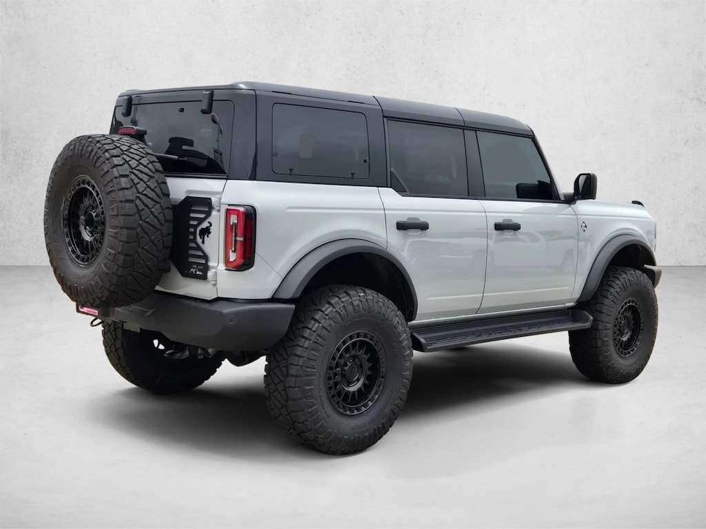 New 2026 Ford Bronco Outer Banks SUV