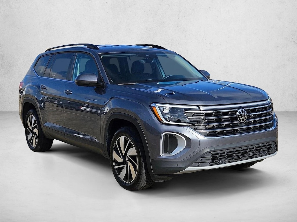 Used 2025 Volkswagen Atlas 2.0T SE w/Technology SUV