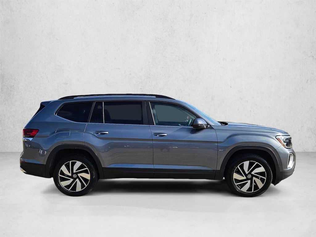 Used 2025 Volkswagen Atlas 2.0T SE w/Technology SUV