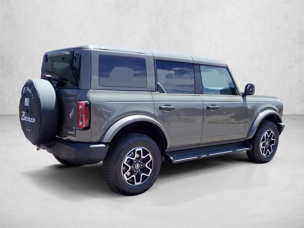 New 2026 Ford Bronco Outer Banks SUV
