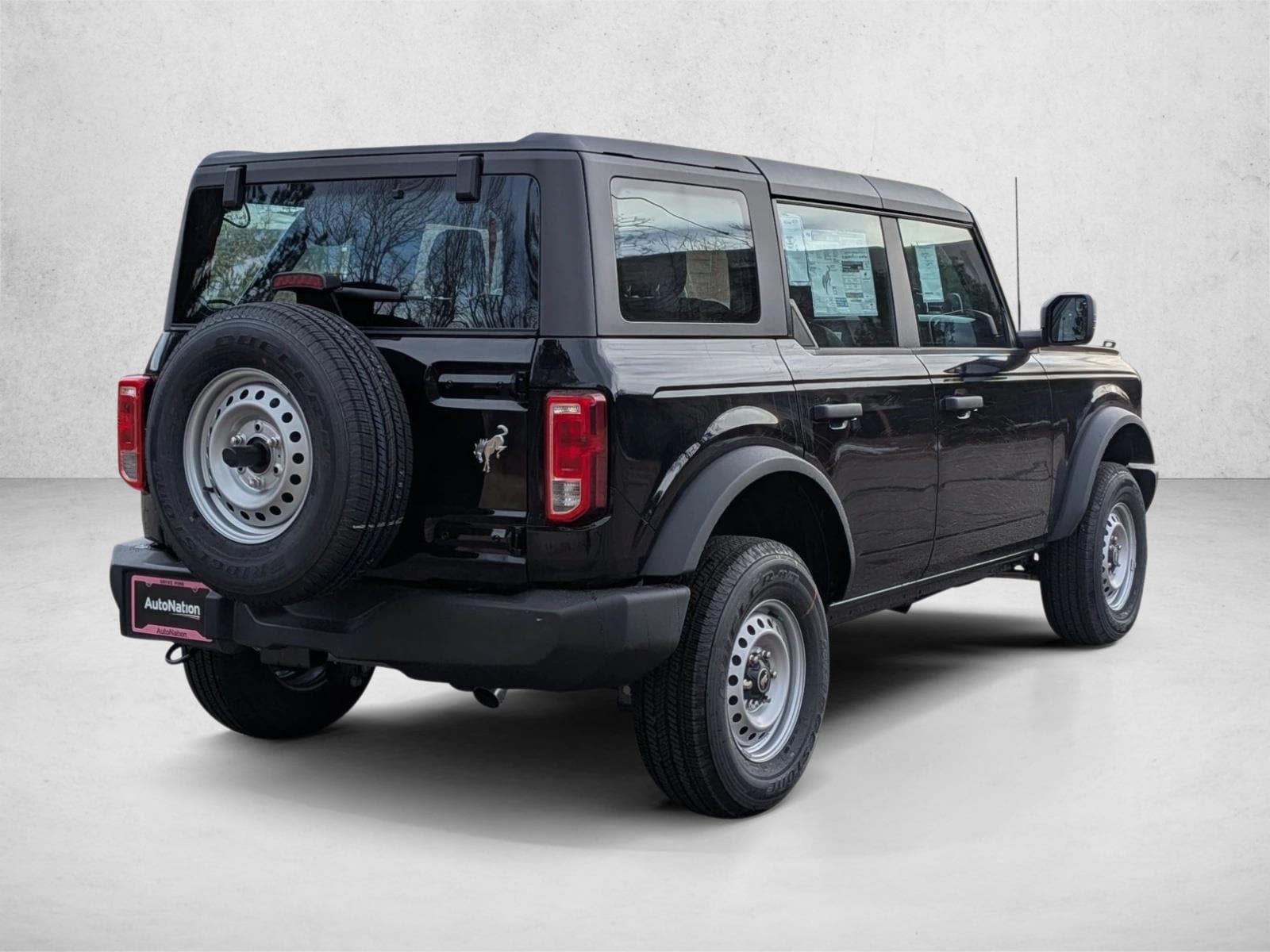 2025 Ford Bronco 4-Door Base - Photo 2