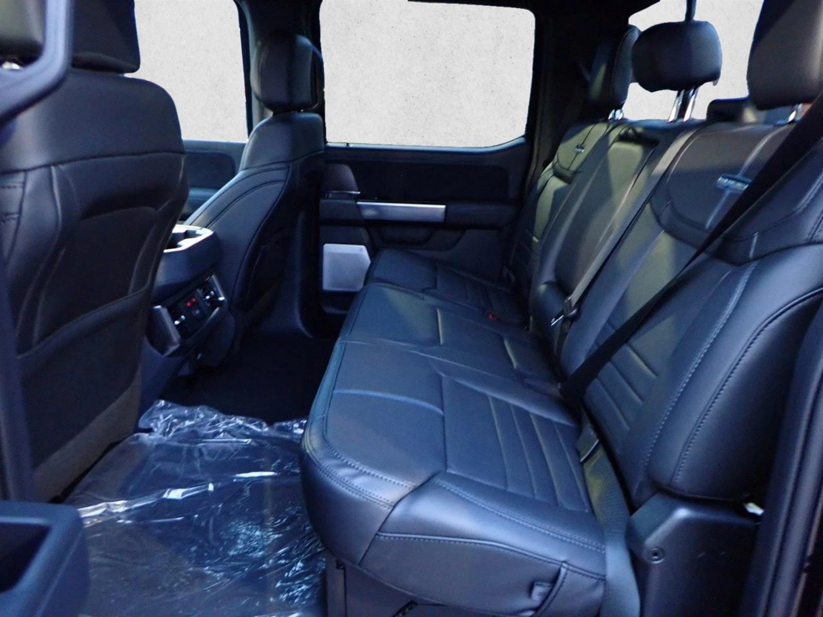 2026 Ford F-250 Super Duty Platinum - Photo 8