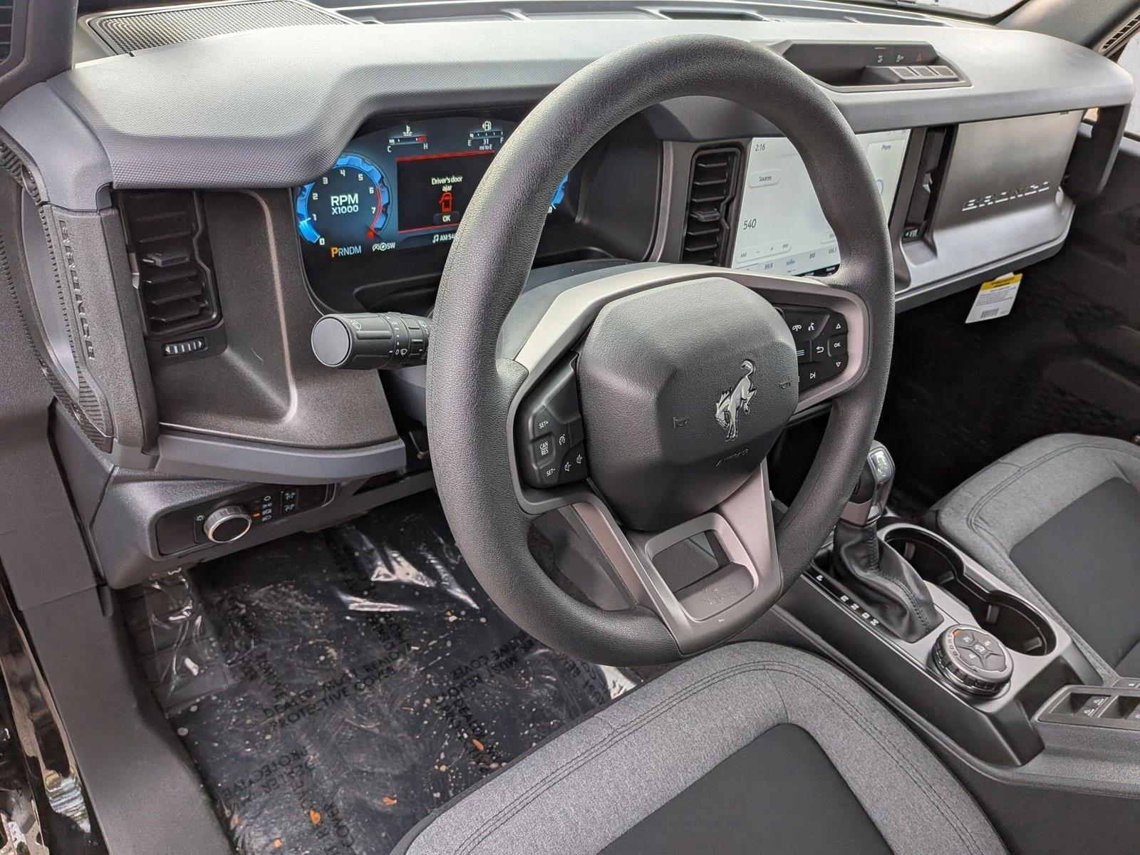 2025 Ford Bronco 4-Door Base - Photo 3