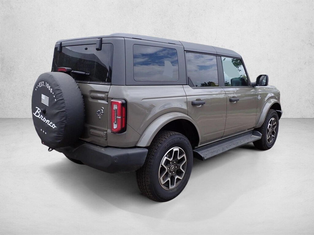 New 2026 Ford Bronco Outer Banks SUV