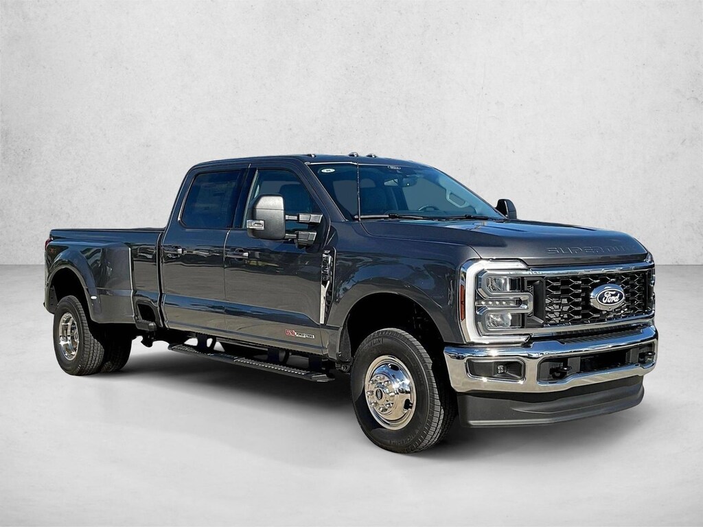 New 2027 Ford F-350 XLT Truck Crew Cab