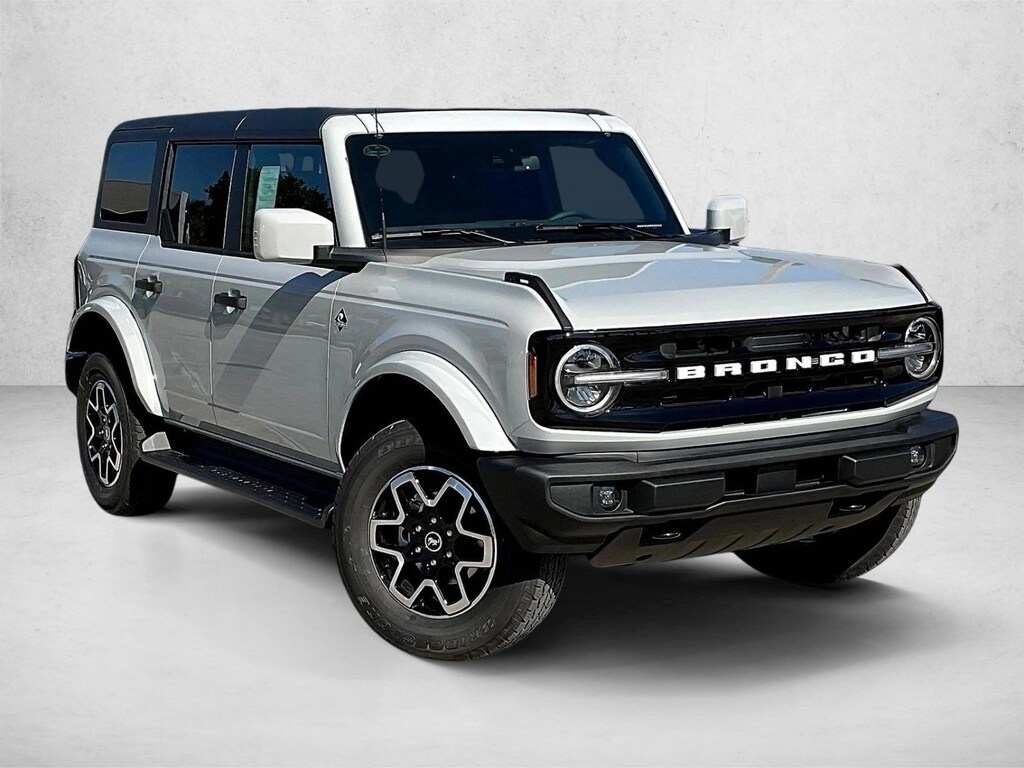 New 2026 Ford Bronco Outer Banks SUV